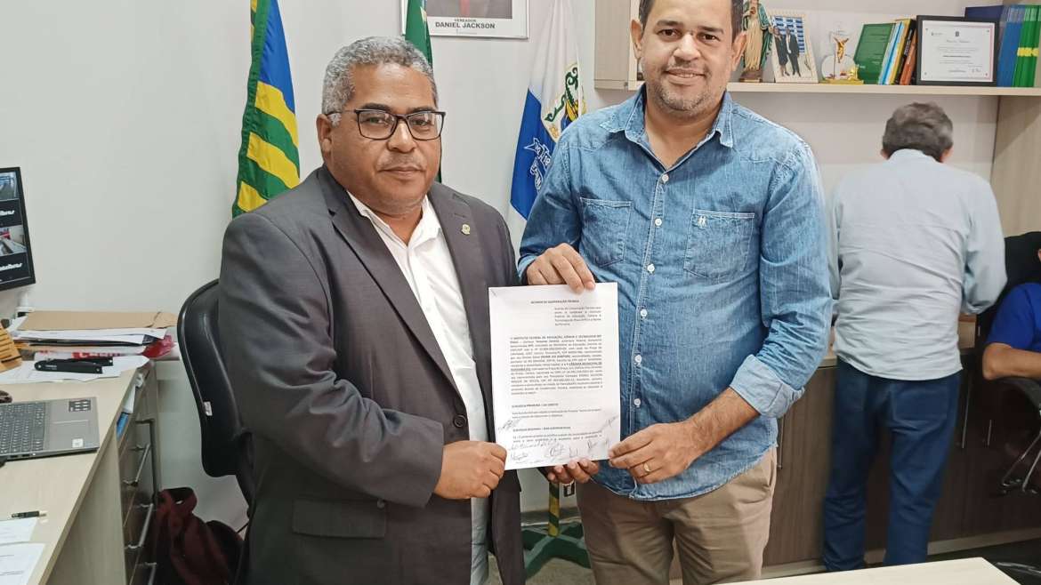 Escola do Legislativo firma parceria com IFPI Parnaíba para promoção de cursos